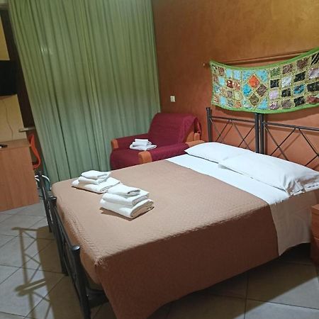 Bed and Breakfast La Chiave Di Fa Фьюмичино Экстерьер фото